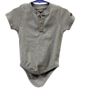 7 For All Mankind Gray Short Sleeve Baby Onesie Size 18 Months